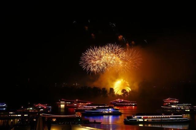 Sonderzug zu Rhein in Flammen - Nacht des Feuerzaubers