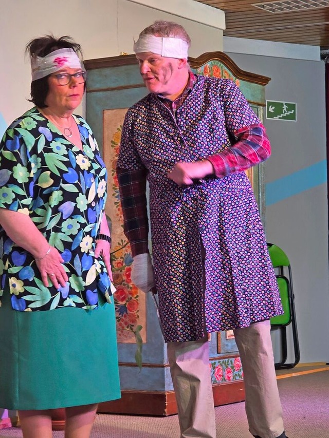 Hermine und Friedhelm Polter (Monika M...hre Eheprobleme auf ihre eigene Weise. | Foto: Christa Maier Hermine und Friedhelm Polter (Monika M...hre Eheprobleme auf ihre eigene Weise. | Foto: Christa Maier