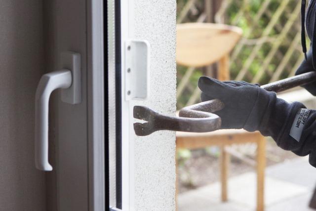 Eichbruch in eine Wohnung am Haierweg in Freiburg zwischen Grndonnerstag und Ostersonntag