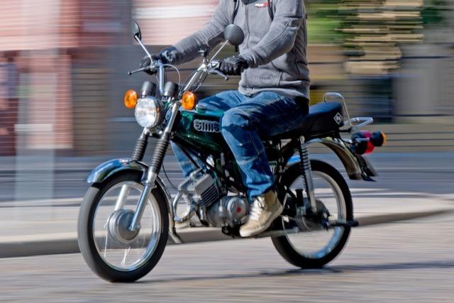 Motorrollerfahrer ohne Kennzeichen entkommt der Polizei in Wehr