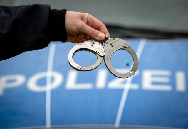 Die Polizei hat einen 26-J&auml;hrigen...verantwortlich sein soll. (Symbolbild)  | Foto: Soeren Stache/dpa