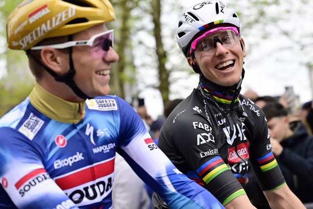 Weltmeister gegen Olympiasieger: Tadej...Evenepoel beim Fl&egrave;che Wallonne.  | Foto: Dirk Waem/Belga/dpa