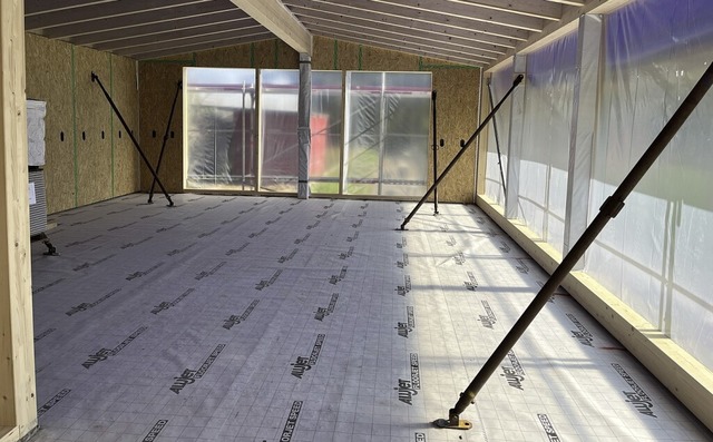 Fr den Neubau sind Holzelemente in Holzstnderbauweise vorgesehen.  | Foto: Gerhard Velz