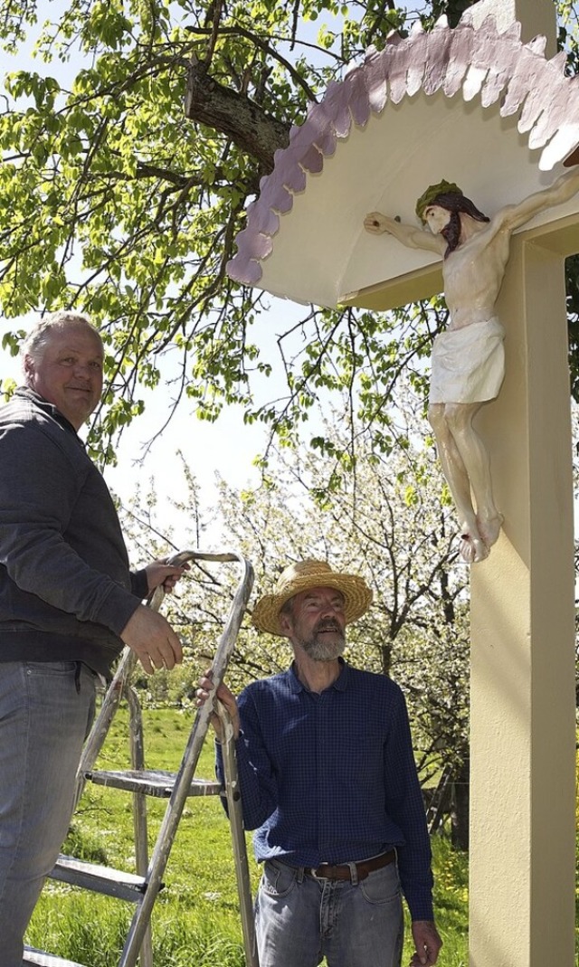 Joachim Kniebühler (links) und Gerhard...eiler Straße in neuem Glanz erstrahlt. | Foto: Jürgen Schweizer Joachim Kniebühler (links) und Gerhard...eiler Straße in neuem Glanz erstrahlt. | Foto: Jürgen Schweizer