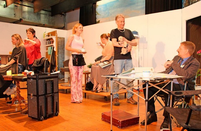 Probe der Laienspielgruppe Feldberg f...er (Betriebsprfer Sven)<Fett></Fett>.  | Foto: Susanne Pfunder