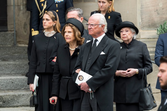 Der Verstorbene war der Cousin von K&ouml;nig Carl Gustaf.  | Foto: Daniel Vogl/dpa