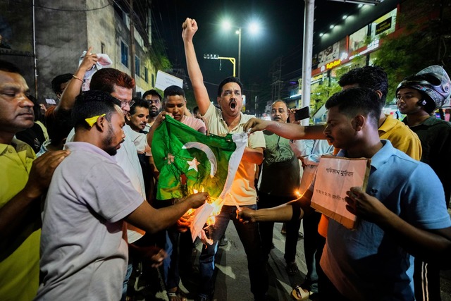 Indien ordnet Ausreise pakistanischer Bürger an. | Foto: Anupam Nath/AP/dpa Indien ordnet Ausreise pakistanischer Bürger an. | Foto: Anupam Nath/AP/dpa