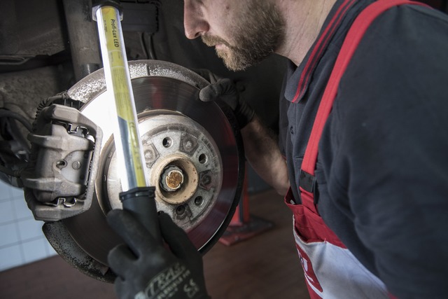 Müssen ältere Autos bald jährlich zum Tüv? | Foto: Robert Günther Müssen ältere Autos bald jährlich zum Tüv? | Foto: Robert Günther