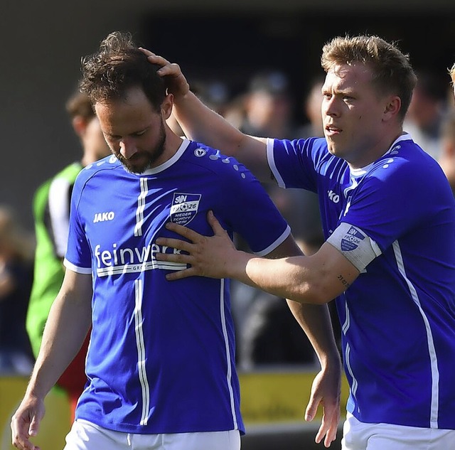 Jubel beim SV Niederschopfheim: Felix ...ie Tabellenführung  verteidigt werden.  | Foto: Wolfgang Künstle