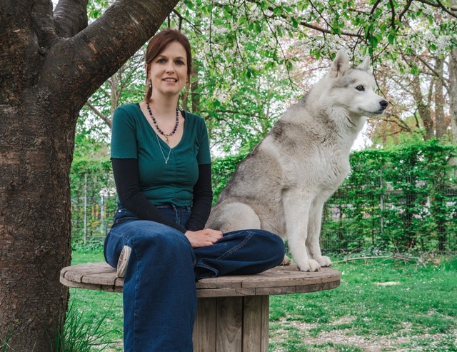 Melanie Krauß und Nala, Therapiebegleithündin der Stadt Kehl | Foto: Stadt Kehl Melanie Krauß und Nala, Therapiebegleithündin der Stadt Kehl | Foto: Stadt Kehl