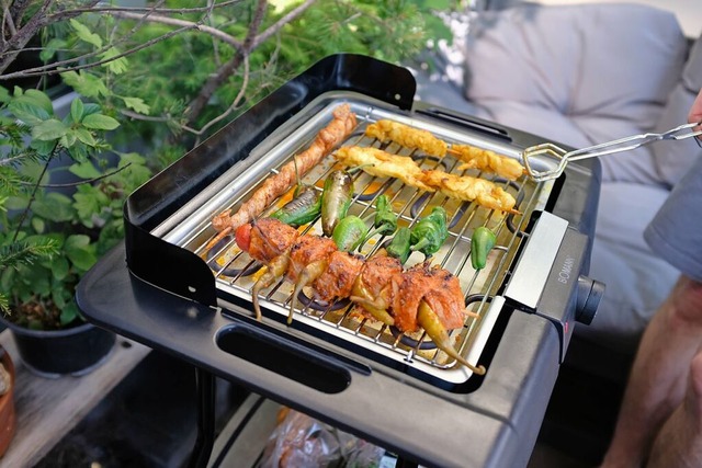 Gelegentliches Grillen müssen Nachbarn meist dulden. | Foto: Laura Ludwig (dpa) Gelegentliches Grillen müssen Nachbarn meist dulden. | Foto: Laura Ludwig (dpa)