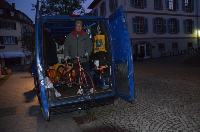 Abdel Safine verkauft seit rund 20 Jahren Räder auf dem Radmarkt in Emmendingen. | Foto: Michael Sträter Abdel Safine verkauft seit rund 20 Jahren Räder auf dem Radmarkt in Emmendingen. | Foto: Michael Sträter