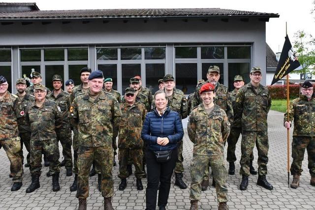 Der Oberrheinmarsch der Bundeswehrreservisten in Weil am Rhein sendet Signale