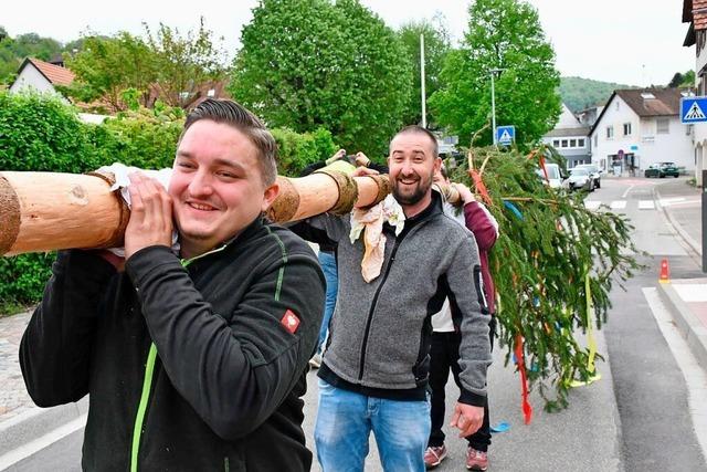 Bauwagenverein Inzlingen nimmt das Maibaumstellen in die Hand