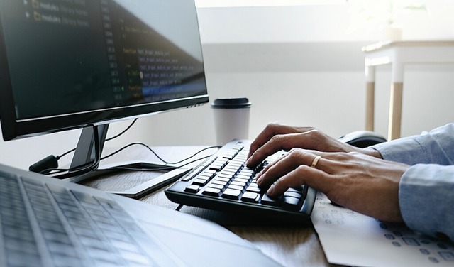 Mehr Effizienz verspricht sich Kenzing...g der Üsenberghalle wird Pilotprojekt. | Foto: Pichsakul / stock.adobe.com Mehr Effizienz verspricht sich Kenzing...g der Üsenberghalle wird Pilotprojekt. | Foto: Pichsakul / stock.adobe.com