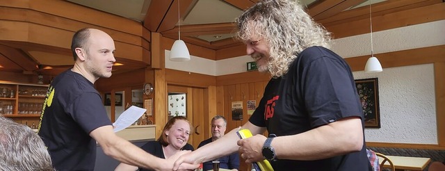 Für 40-jährige Mitgliedschaft wurde Th... Schwinkendorf zum GET-Ultra ernannt. | Foto: Andreas Böhm Für 40-jährige Mitgliedschaft wurde Th... Schwinkendorf zum GET-Ultra ernannt. | Foto: Andreas Böhm