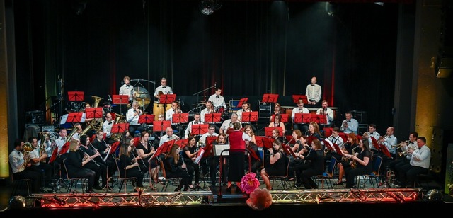 Das Orchester des Musikvereins Harmone Dinglingen bei seinem Auftritt | Foto: Endrik Baublies Das Orchester des Musikvereins Harmone Dinglingen bei seinem Auftritt | Foto: Endrik Baublies