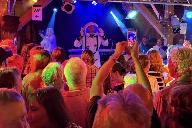 Bei "Major Tom" bebt die  Hummel-Scheune  in Ettenheimmnster