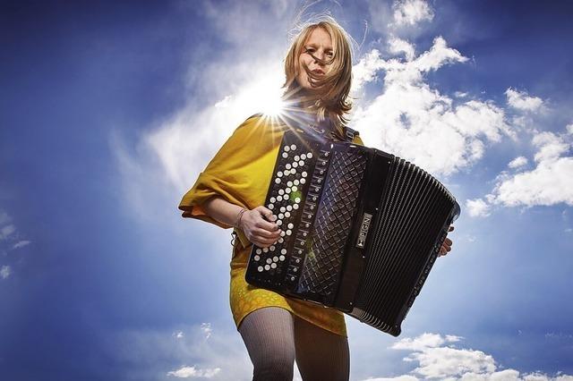 Bei der Akkordeonale in der Offenburger Reithalle feiern internationale Musiker das Akkordeon