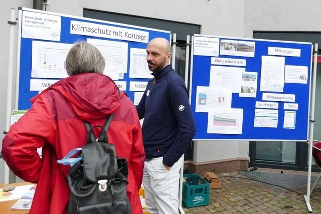 Beim Energie- und Klimaforum Steinen nutzen zahlreiche Brger die Informationsmglichkeiten