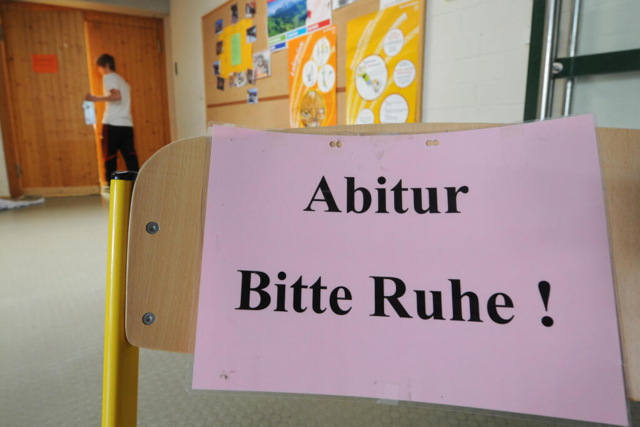 Die einen haben es fast hinter sich, fr die anderen Offenburger Abiturienten geht es los