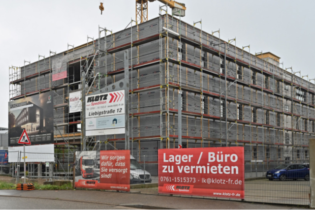 Freiburger Recycling-Kaufhaus erffnet wegen Insolvenz des Bauunternehmens mit Versptung