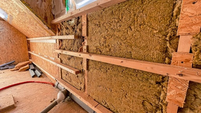 Eine gute Dmmung kann Heizkosten sparen.  | Foto: Alexander Ludwig (dpa)