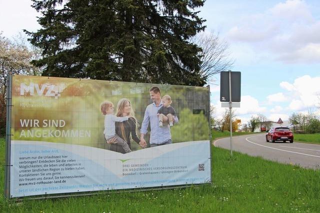 Medizinische Versorgung sichern: Plakatwnde in Bonndorf und Grafenhausen sollen rzte anlocken