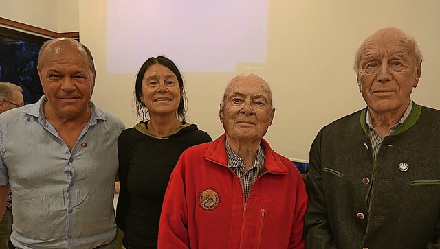 Geehrten wurden Joachim Bockstaller  (...re) und Norbert Nothhelfer (50 Jahre).  | Foto: Michael Gottstein