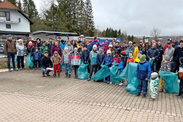 Mll in Hchenschwand gesammelt: Reifen, Kotbeutel und eine Bockleiter