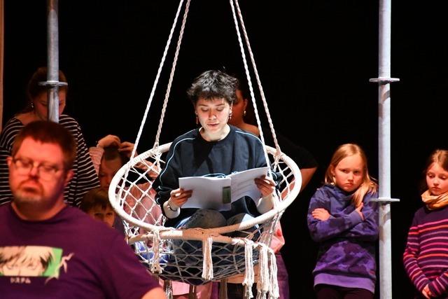 Das Lrracher Theater Tempus fugit fhrt "Die unendliche Geschichte" als Groproduktion auf