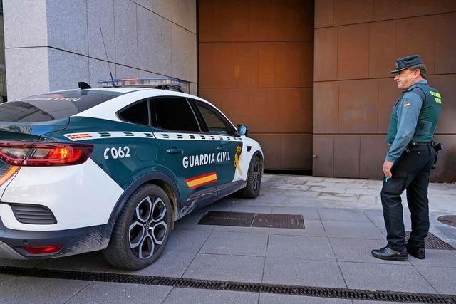 Paar sperrt drei Kinder jahrelang in Horrorhaus in Oviedo ein