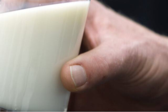 Warum Milch knapp und Butter dennoch billiger ist