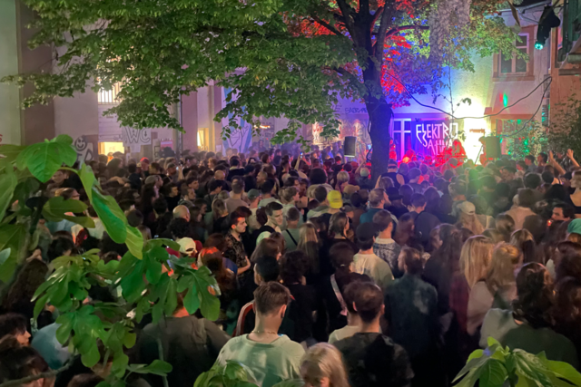Friedlicher Rave in den Mai auf dem Freiburger Grethergelnde
