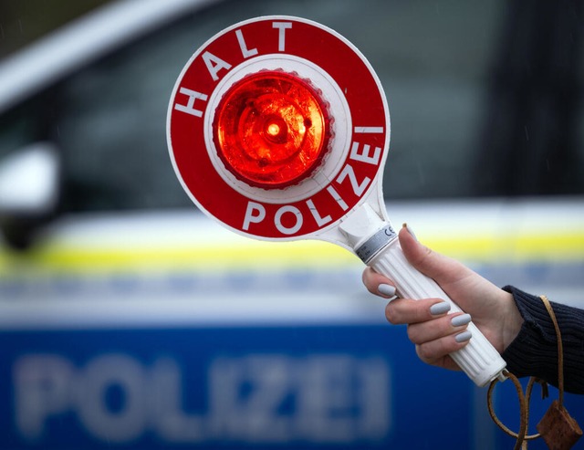 Der Fahrer hat keine gültige Fahrerlaubnis. | Foto: Soeren Stache (dpa) Der Fahrer hat keine gültige Fahrerlaubnis. | Foto: Soeren Stache (dpa)