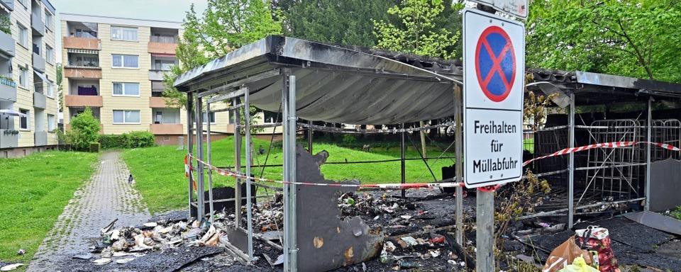 Bei Brand eines Mllhuschens in Freiburg entstand ein Schaden in Hhe von 30.000 Euro