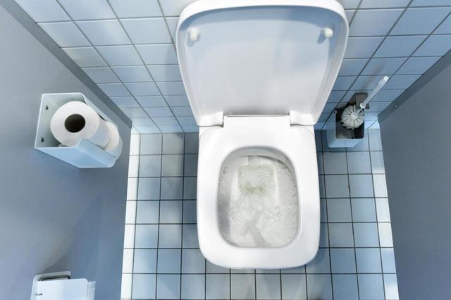 Werbegemeinschaft startet WC-Versuch am Sonntag
