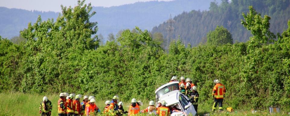 Schwerer Unfall bei Steinach: fnf Schwerverletzte, darunter zwei Kinder