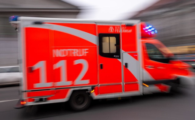 Auch der Rettungsdienst war im Einsatz (Symbolfoto) | Foto: Monika Skolimowska (dpa) Auch der Rettungsdienst war im Einsatz (Symbolfoto) | Foto: Monika Skolimowska (dpa)