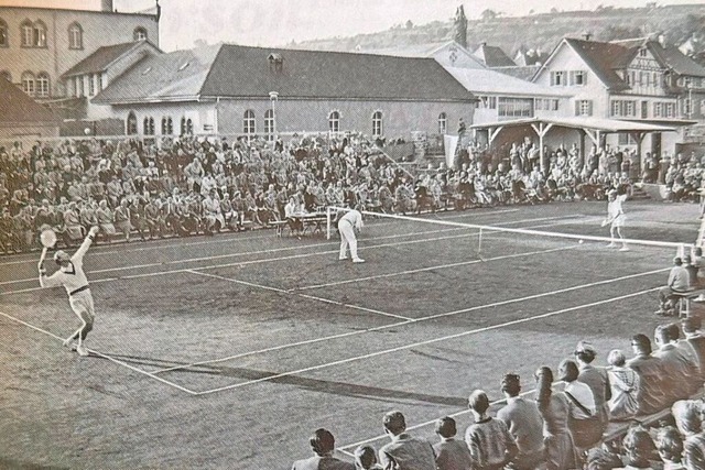 1950 wurde unter den Augen vieler Zuschauer am Stadtpark Tennis gespielt. | Foto: Chronik TC Lahr 1950 wurde unter den Augen vieler Zuschauer am Stadtpark Tennis gespielt. | Foto: Chronik TC Lahr