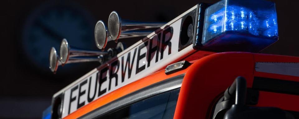 Lagerhallenbrand mit starker Rauchentwicklung in Renchen, Rheinau, Wagshurst, nsbach