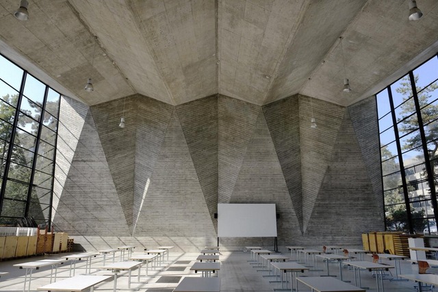 Zeitgeist der 1960er Jahre: In der Mau... Architektur auf die Spitze getrieben. | Foto: Esther Bauer Zeitgeist der 1960er Jahre: In der Mau... Architektur auf die Spitze getrieben. | Foto: Esther Bauer