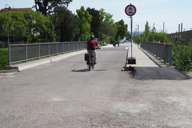 Die ffnung der lange gesperrten Kanderstraenbrcke in Haltingen sorgt fr Diskussionen