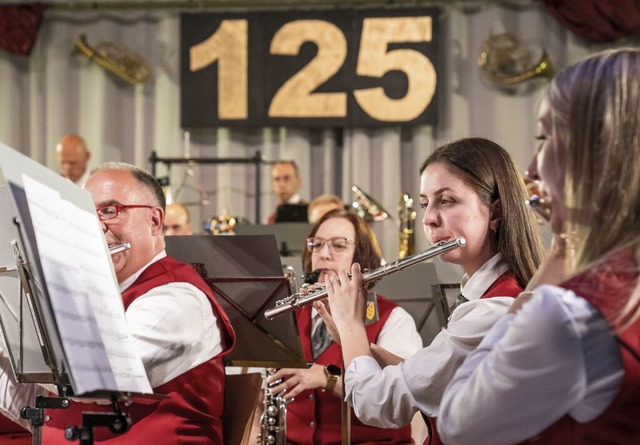 Beim Doppelkonzert zu seinem 125-jähri...rnau erneut seine musikalische Klasse. | Foto: Paul Eischet Beim Doppelkonzert zu seinem 125-jähri...rnau erneut seine musikalische Klasse. | Foto: Paul Eischet