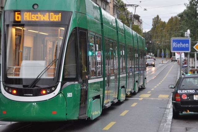 Radfahrerin stirbt bei Verkehrsunfall in Riehen