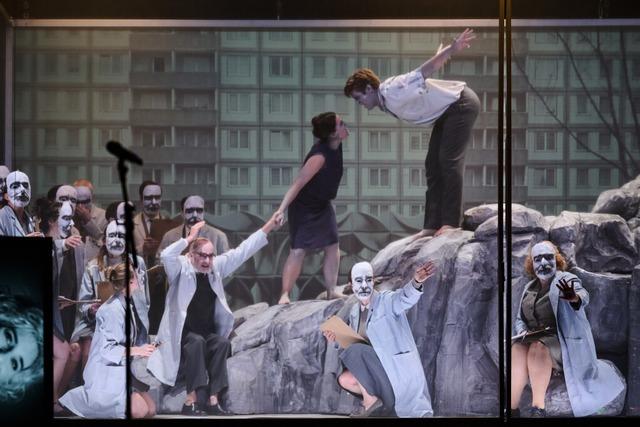 Versuchslabor Paradies: Mike Svobodas Oper "Adam und Eva" in Schwetzingen