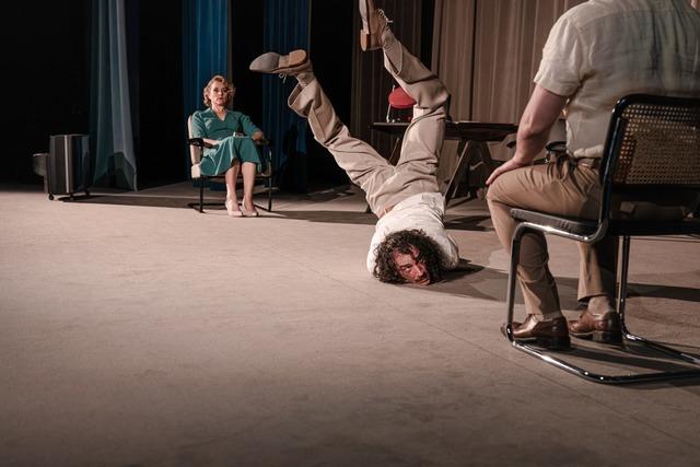 Big Sister versteht keinen Spa: Orwells "1984" als Tanztheater in Basel