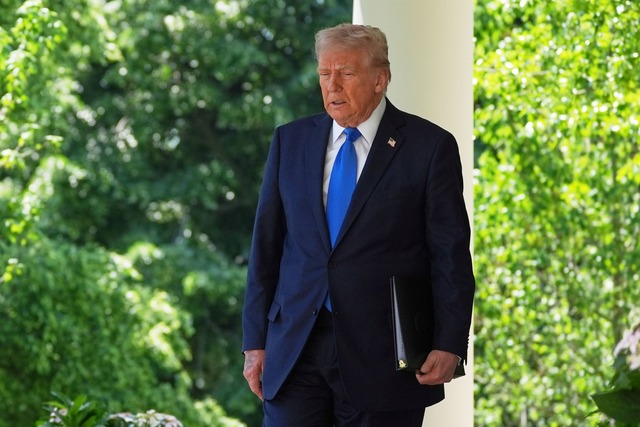Donald Trump bekennt sich nicht rigoro...altung der US-Verfassung. (Archivbild) | Foto: Evan Vucci/AP/dpa Donald Trump bekennt sich nicht rigoro...altung der US-Verfassung. (Archivbild) | Foto: Evan Vucci/AP/dpa