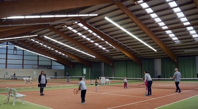 Fr Tennis auf den Auenpltzen war es...die Gelegenheit zum Schnuppertraining.  | Foto: Silke Hartenstein