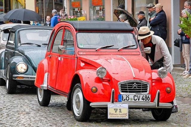 Die Ente (Citroën 2 CV) darf als Sympa...fehlen, der VW-Käfer erst recht nicht. | Foto: Bernhard Seitz Die Ente (Citroën 2 CV) darf als Sympa...fehlen, der VW-Käfer erst recht nicht. | Foto: Bernhard Seitz